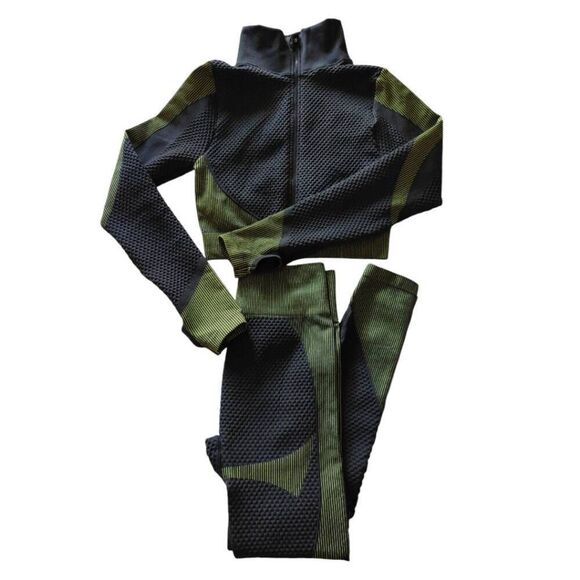 2pc Fitness Yoga Outfit Green and Black Sz Large - Picture 4 of 6
